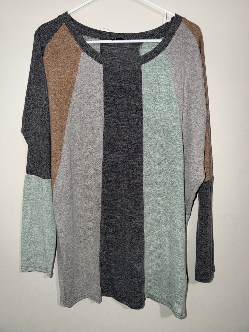 GiGiO USA Women’s Small Colorblock Oversized Knit Dolman Sleeve Top